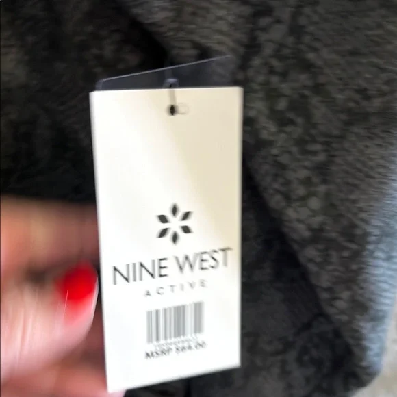 Nine West Grey Snake Print Sweatshirt Size 1X NWT - Picture 3 of 5